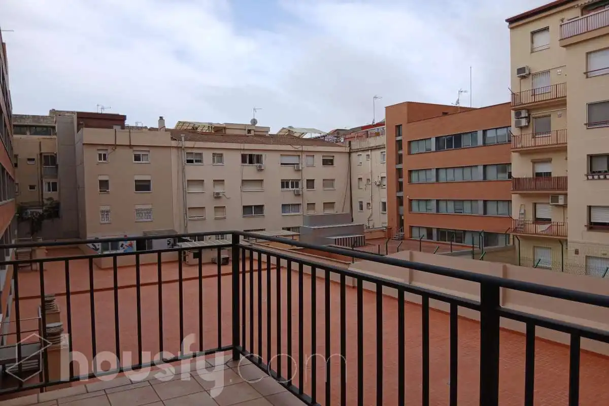 Exterior view of Flat for rent in Barcelona  with Air Conditioner, Heating and Parquet flooring