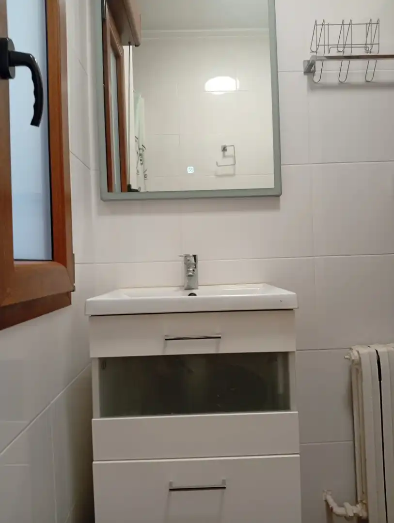 Bany de Casa o xalet en venda en Torrelavega  amb Calefacció, Terrassa i Traster