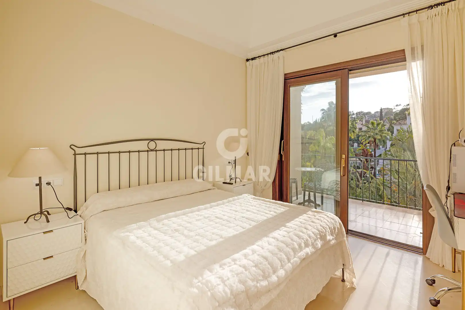 Habitación de Casa o chalet en venta en Benahavís con Calefacción, Jardín privado y Piscina