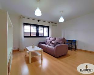 Sala d'estar de Apartament de lloguer en  Murcia Capital amb Parquet i Moblat