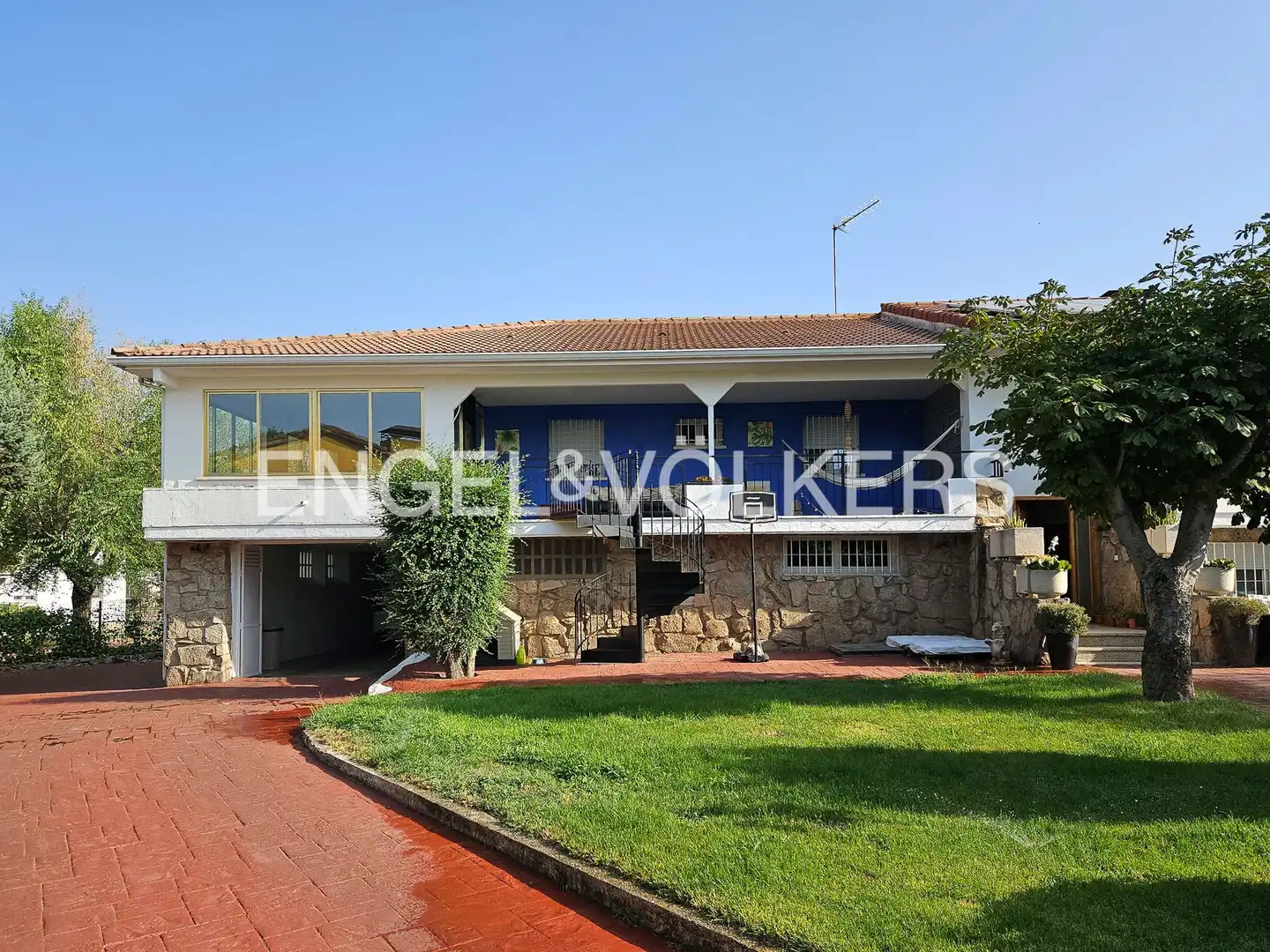 Vista exterior de Casa o xalet en venda en Alpedrete amb Calefacció, Jardí privat i Terrassa