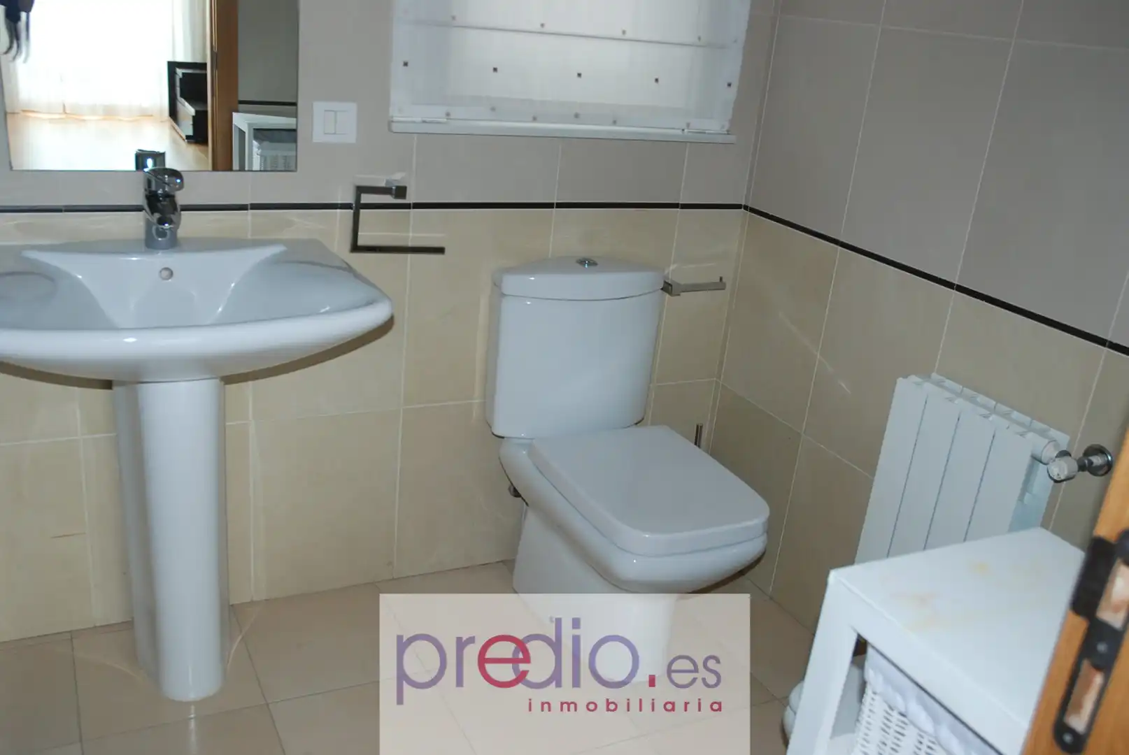 Dormitori de Apartament en venda en Lugo amb Calefacció, Parquet i Terrassa