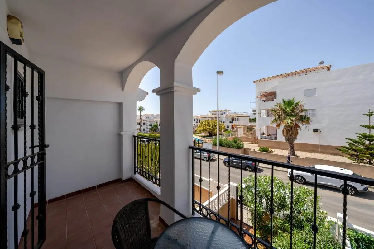 Terrassa de Casa adosada en venda en Orihuela amb Aire condicionat, Calefacció i Piscina