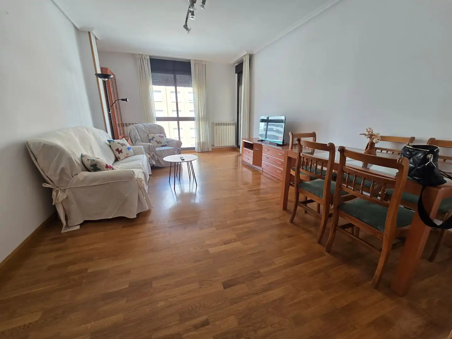 Sala de estar de Piso de alquiler en  Logroño con Calefacción, Terraza y Trastero