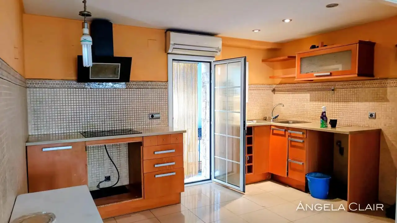Cocina de Piso en venta en Ripollet con Calefacción, Parquet y Balcón