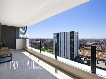 Flat with balcony for sale in Almeda - El Corte Inglés