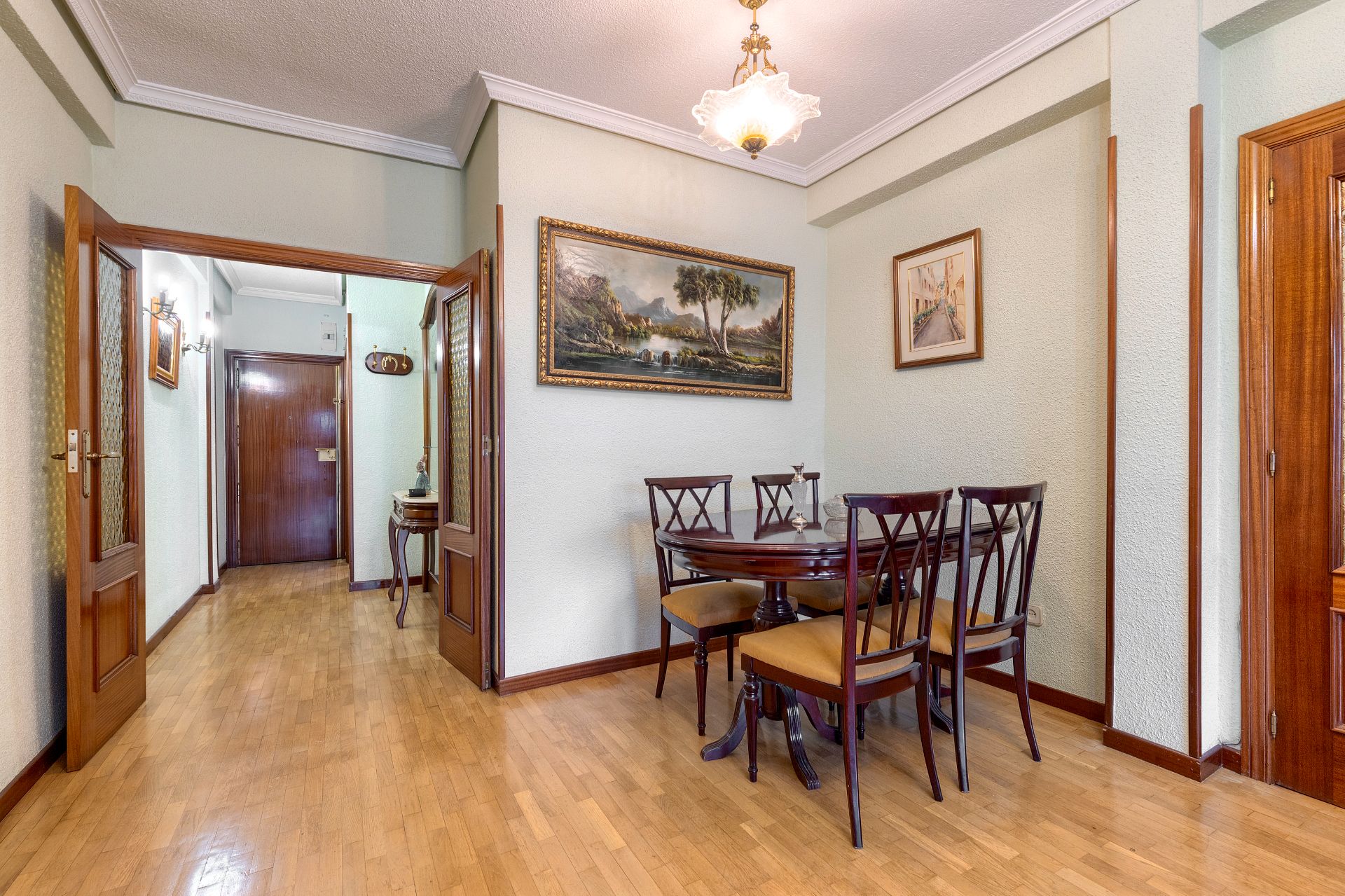 Dining room of Flat for sale in  Madrid Capital  with Air Conditioner, Heating and Parquet flooring