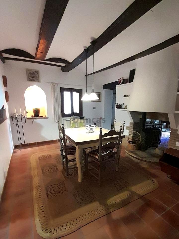 Menjador de Casa o xalet en venda en Rubielos de Mora amb Terrassa i Moblat
