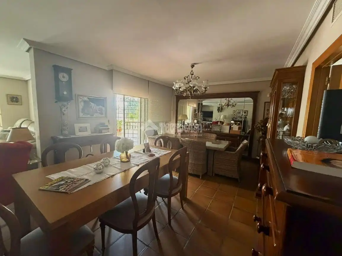 Comedor de Casa o chalet en venta en Badajoz con Aire acondicionado, Jardín privado y Piscina