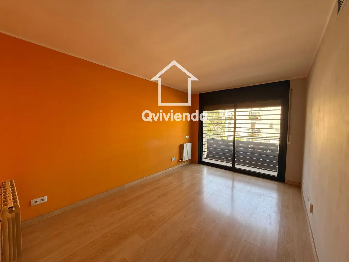 Vista exterior de Piso en venta en Montcada i Reixac con Terraza