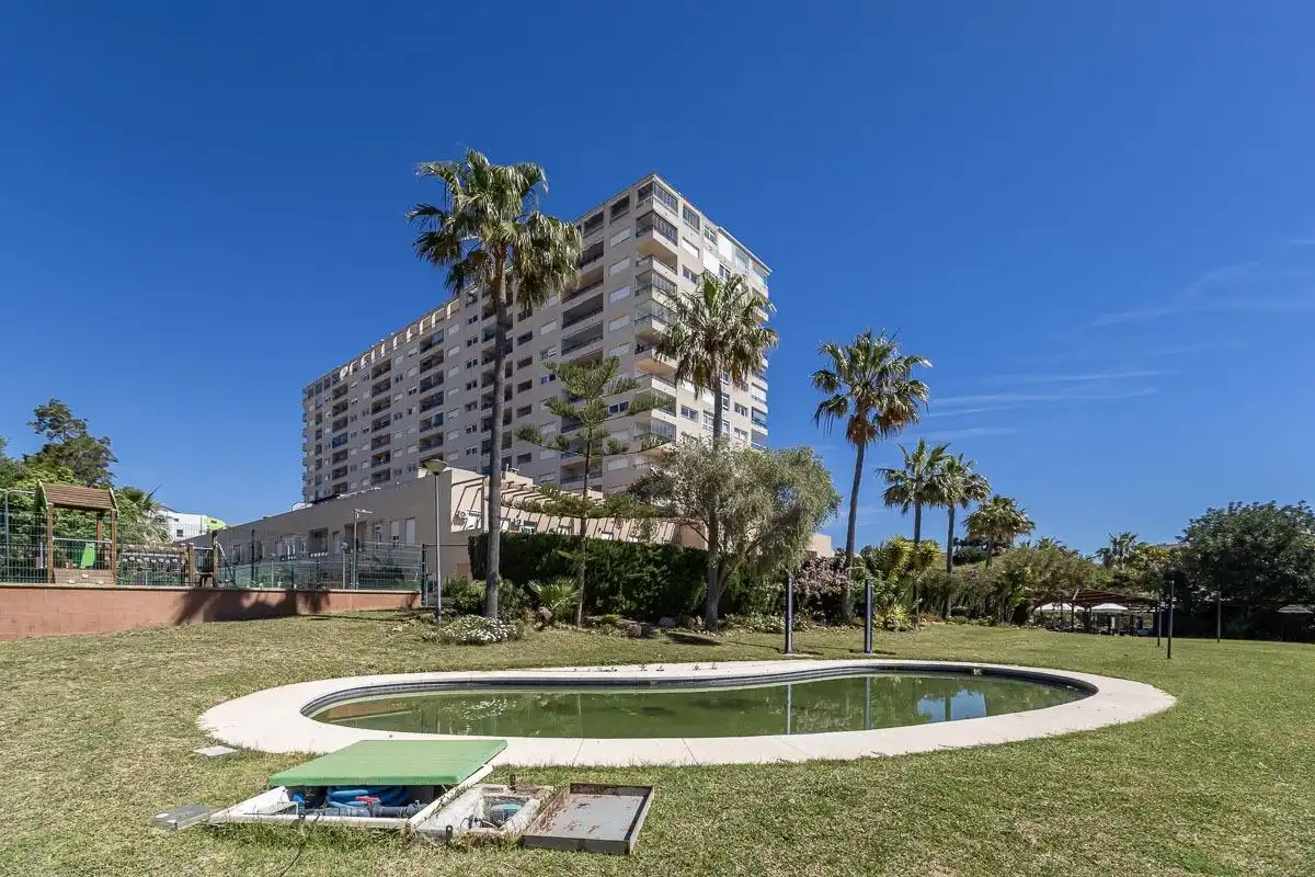 Vista exterior de Pis en venda en Benalmádena amb Aire condicionat, Terrassa i Traster