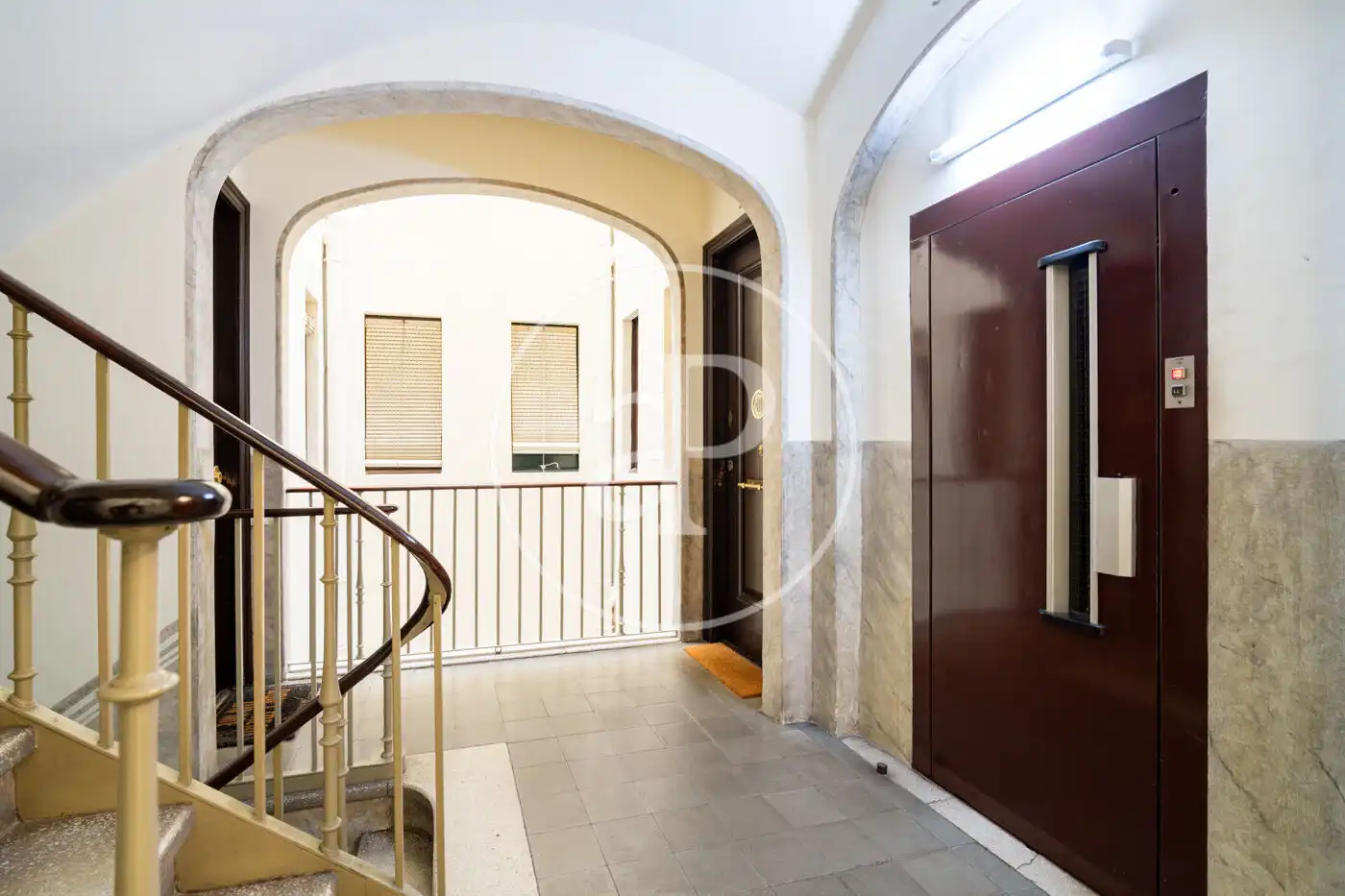 Piso en venta en Barcelona con Calefacción, Amueblado y Balcón