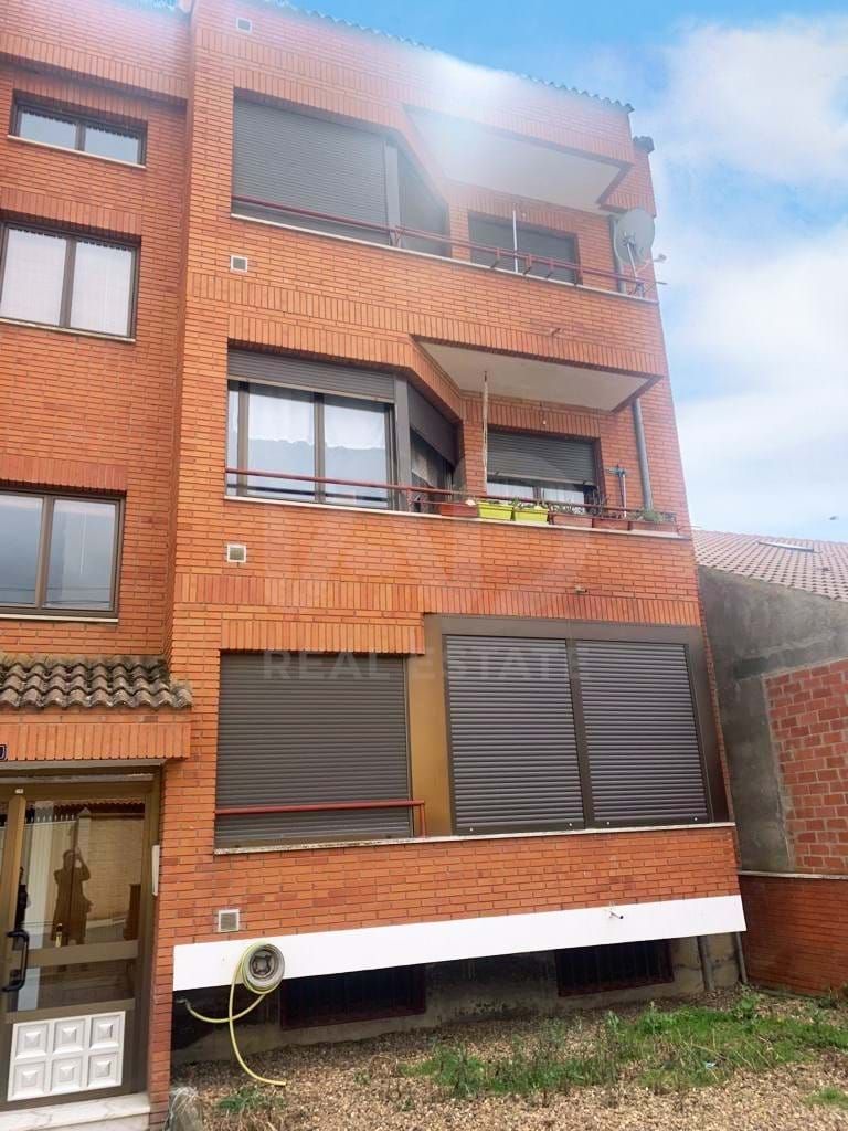 Exterior view of Flat for sale in Villamañán  with Heating