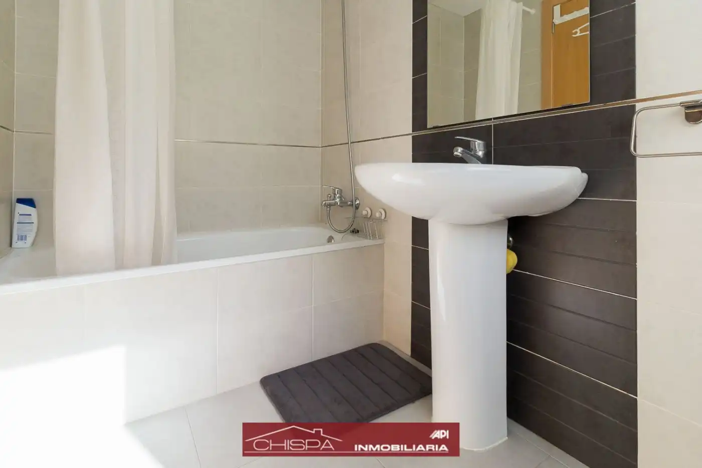 Baño de Piso en venta en Náquera con Terraza, Trastero y Piscina comunitaria