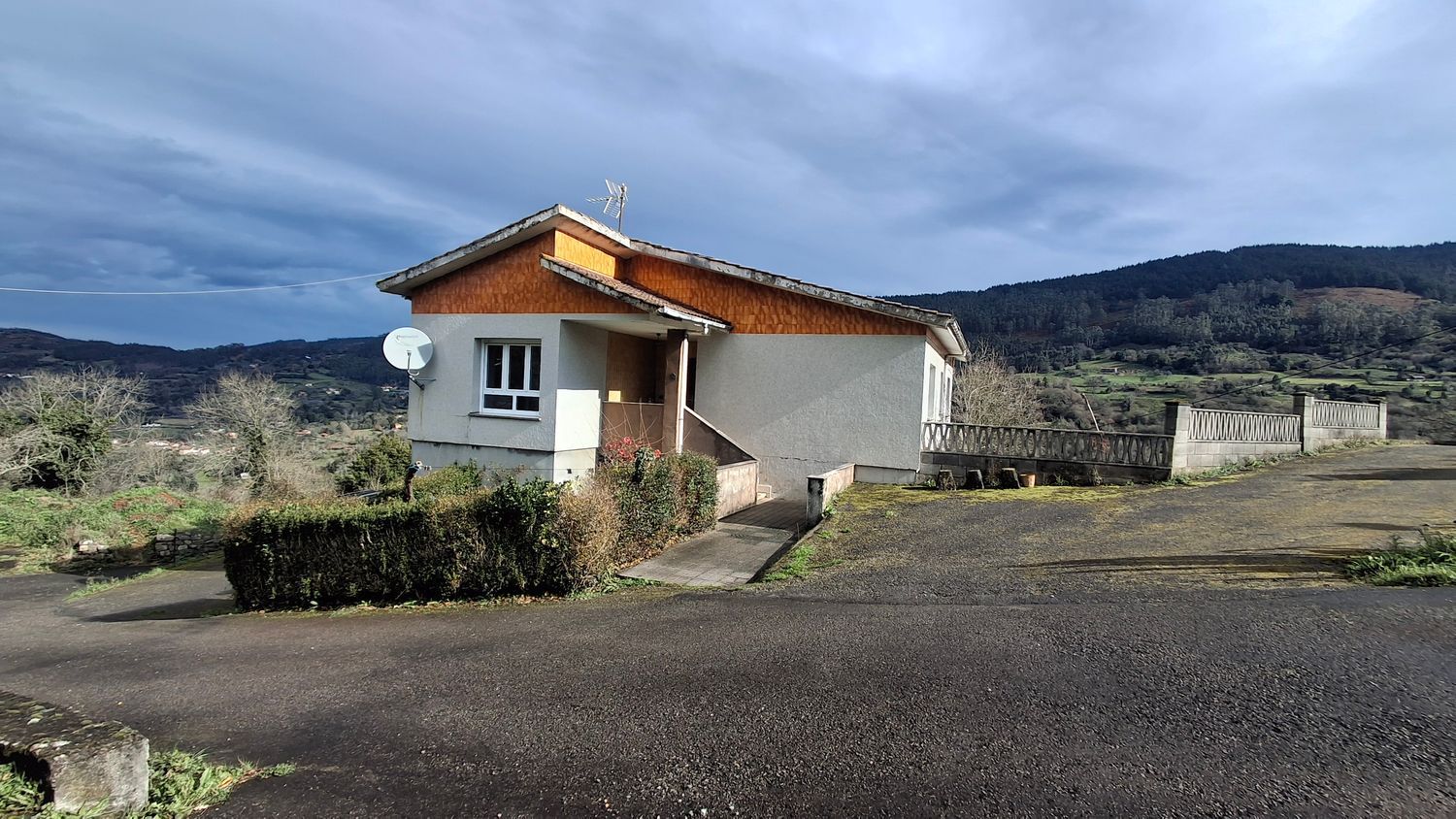 Vista exterior de Casa o chalet en venta en Gijón  con Calefacción, Terraza y Trastero