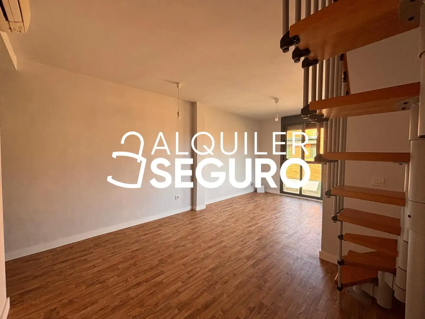 Attic for rent in Madrid  with Air Conditioner, Heating and Terrace