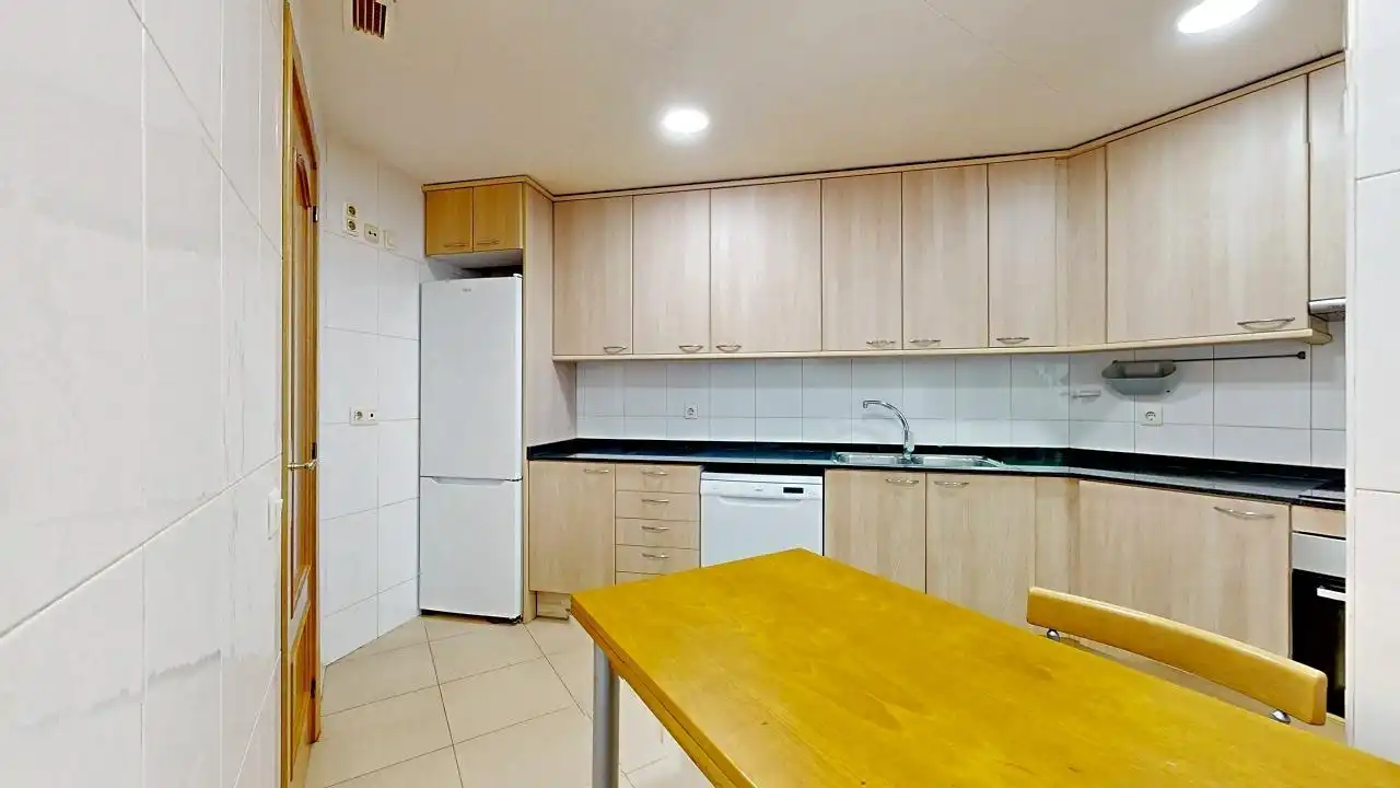 Cuina de Pis en venda en Barcelona amb Aire condicionat, Calefacció i Parquet