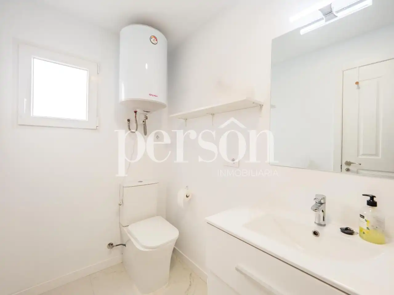 Badezimmer von Wohnung zur Miete in Valencia mit Klimaanlage, Terrasse und Möbliert
