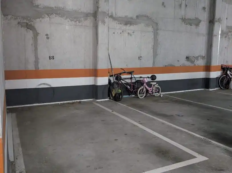 Parking de Garaje de alquiler en Santiago de Compostela 