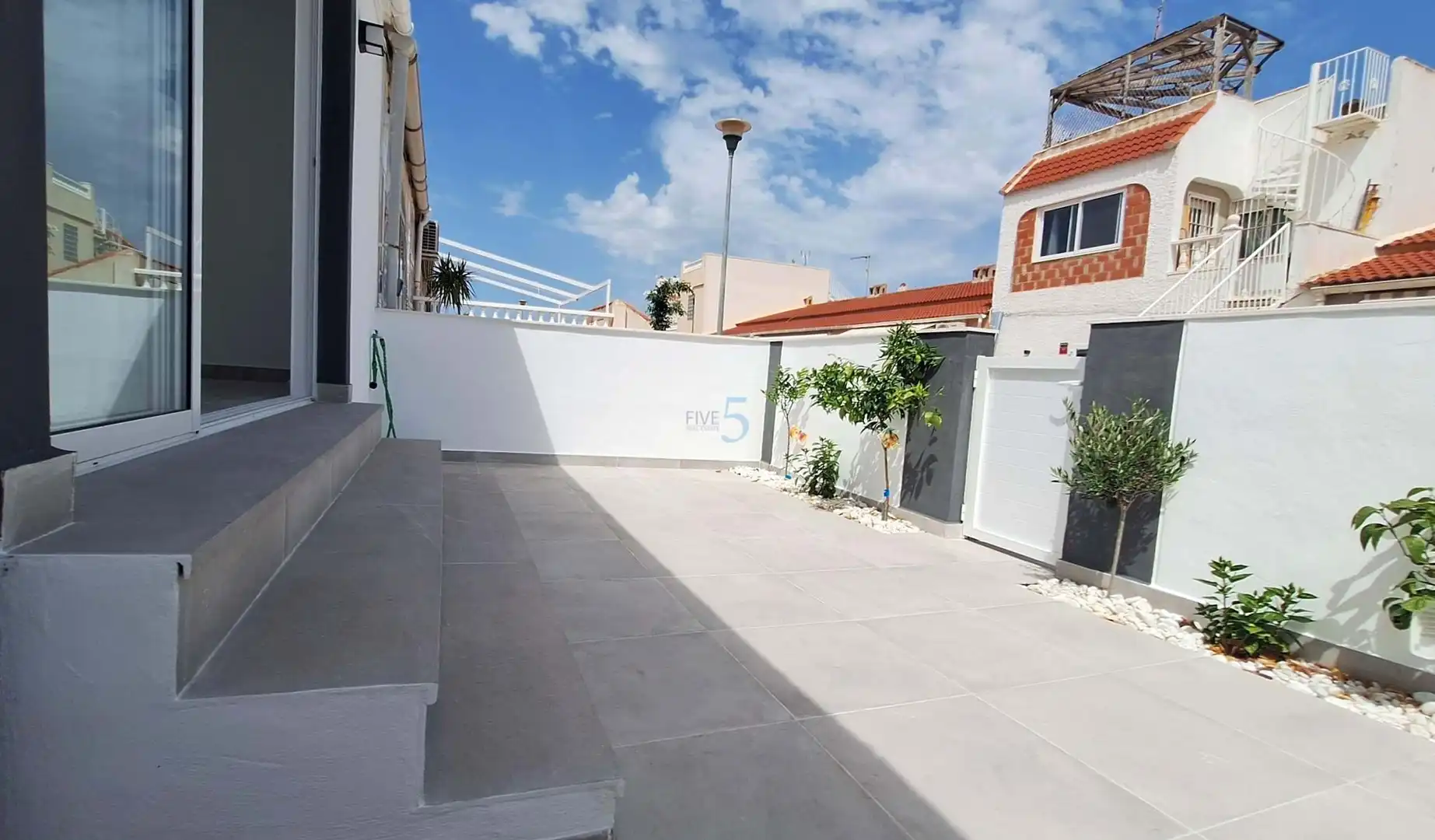 Bungalow with terrace for sale in Zona Carrefour - Urbanizaciones, imagen 8