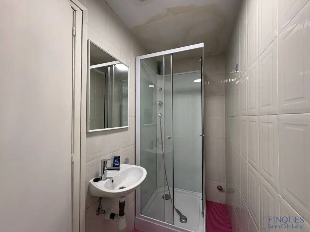 Baño de Local de alquiler en Santa Cristina d'Aro con Aire acondicionado