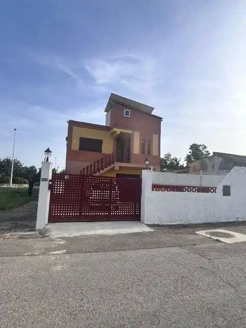 Vista exterior de Casa o xalet en venda en Sagunto / Sagunt amb Terrassa i Moblat
