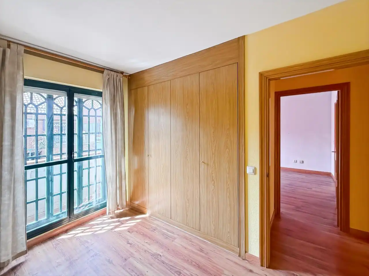 Dormitori de Casa adosada en venda en Alcorcón amb Aire condicionat, Calefacció i Jardí privat