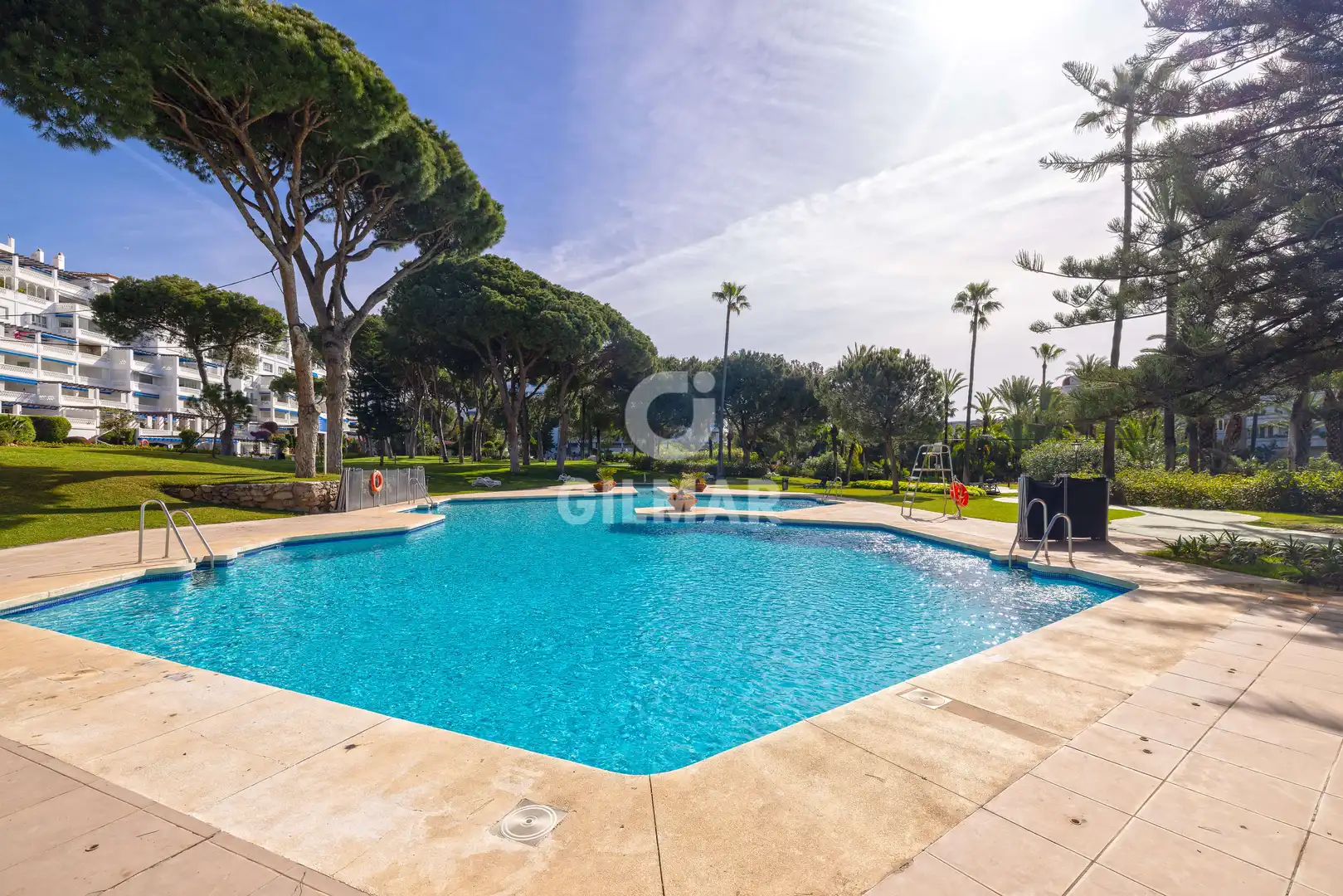 Apartament amb terrassa en venda a Nueva Andalucía