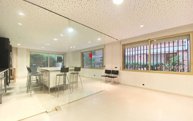 Oficina en Alquiler en Carrer del Doctor Roux en Les Tres Torres