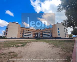 Vista exterior de Pis en venda en  Logroño amb Calefacció, Parquet i Rentadora