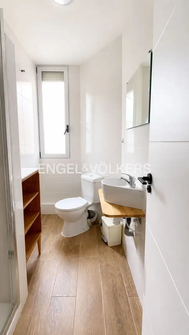 Baño de Piso de alquiler en Valencia con Calefacción y Amueblado