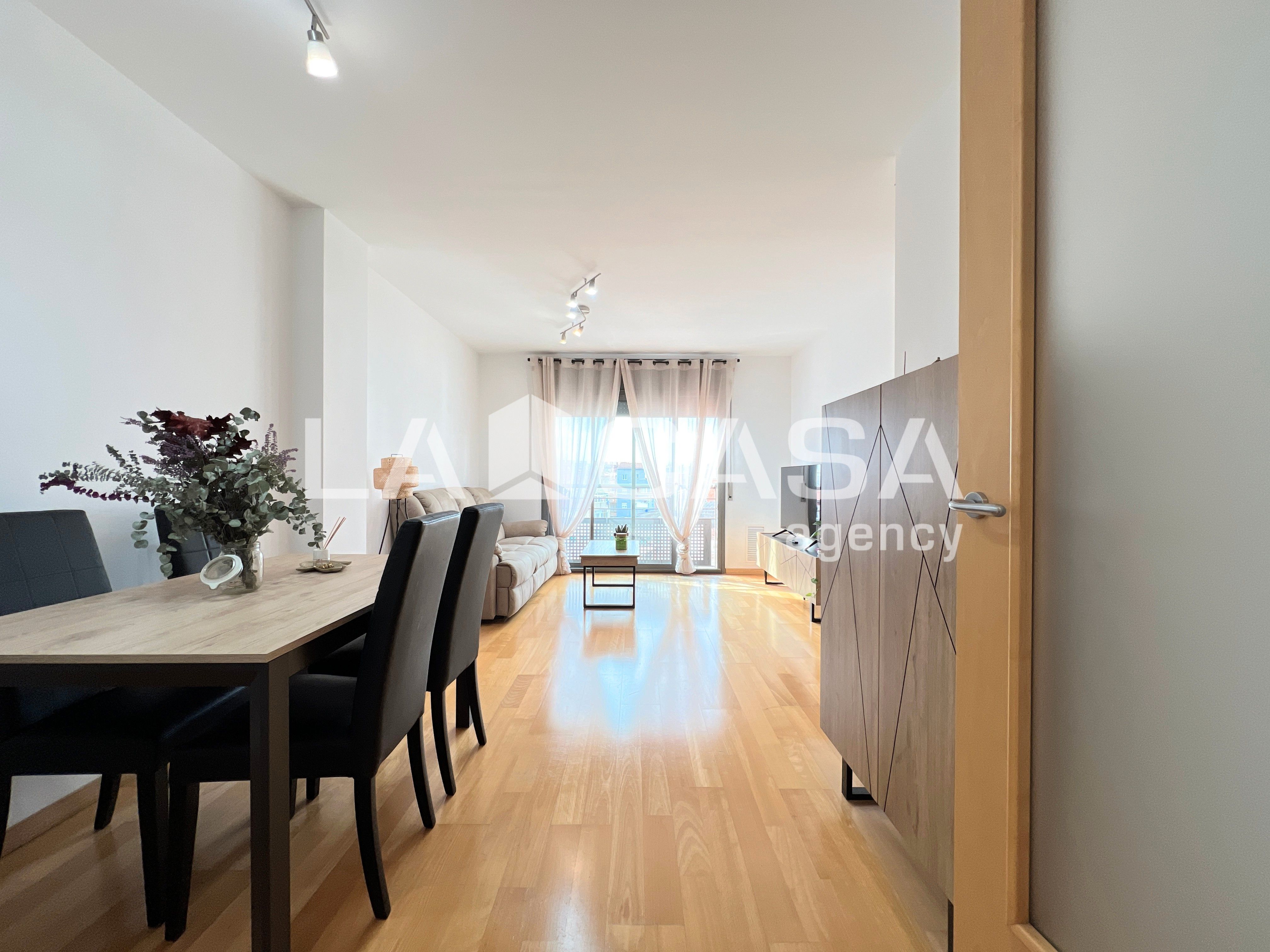 Flat for sale in Badalona  with Terrace and Storage room