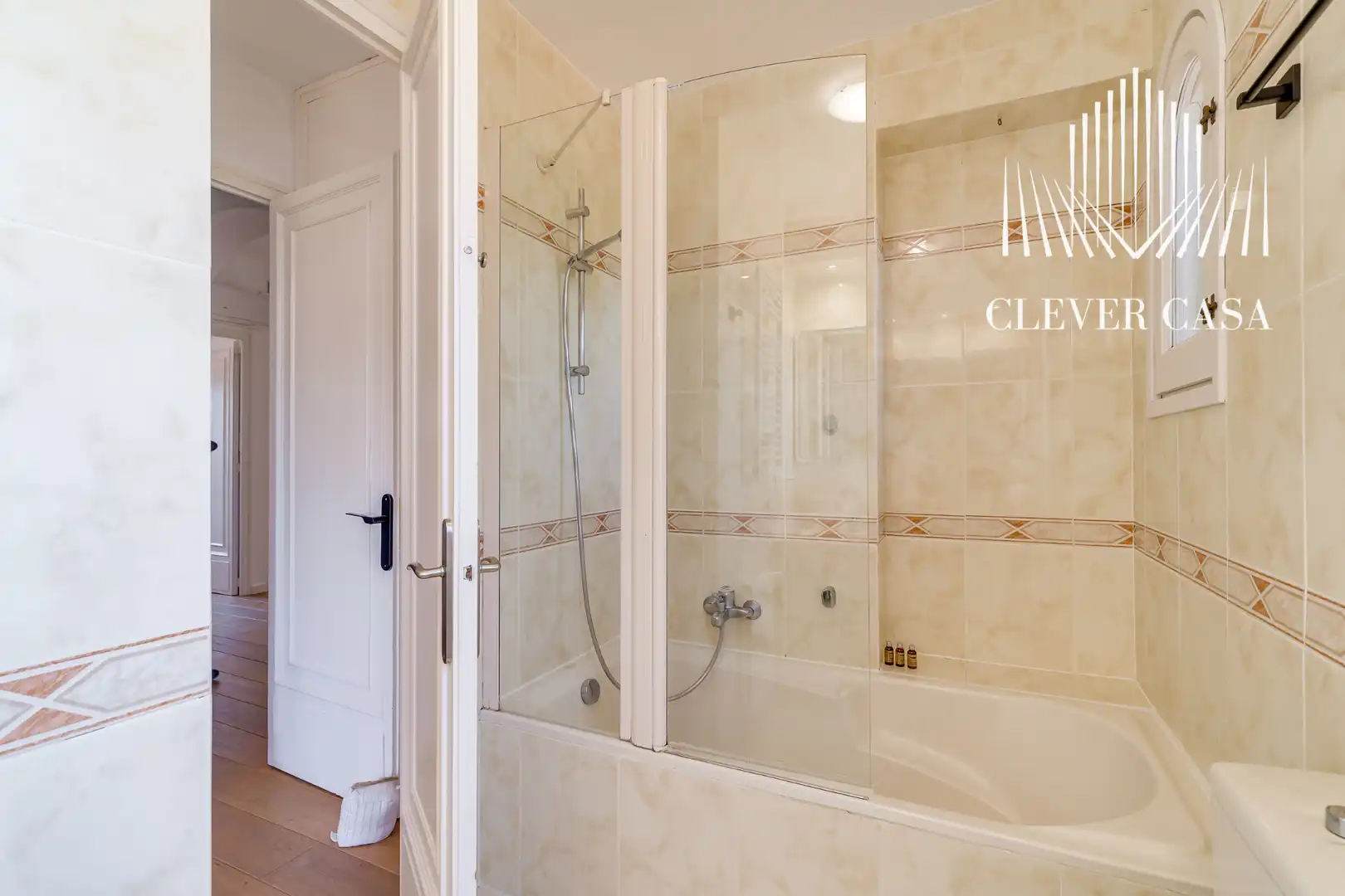 Baño de Casa o chalet en venta en Castellví de Rosanes con Aire acondicionado, Calefacción y Jardín privado