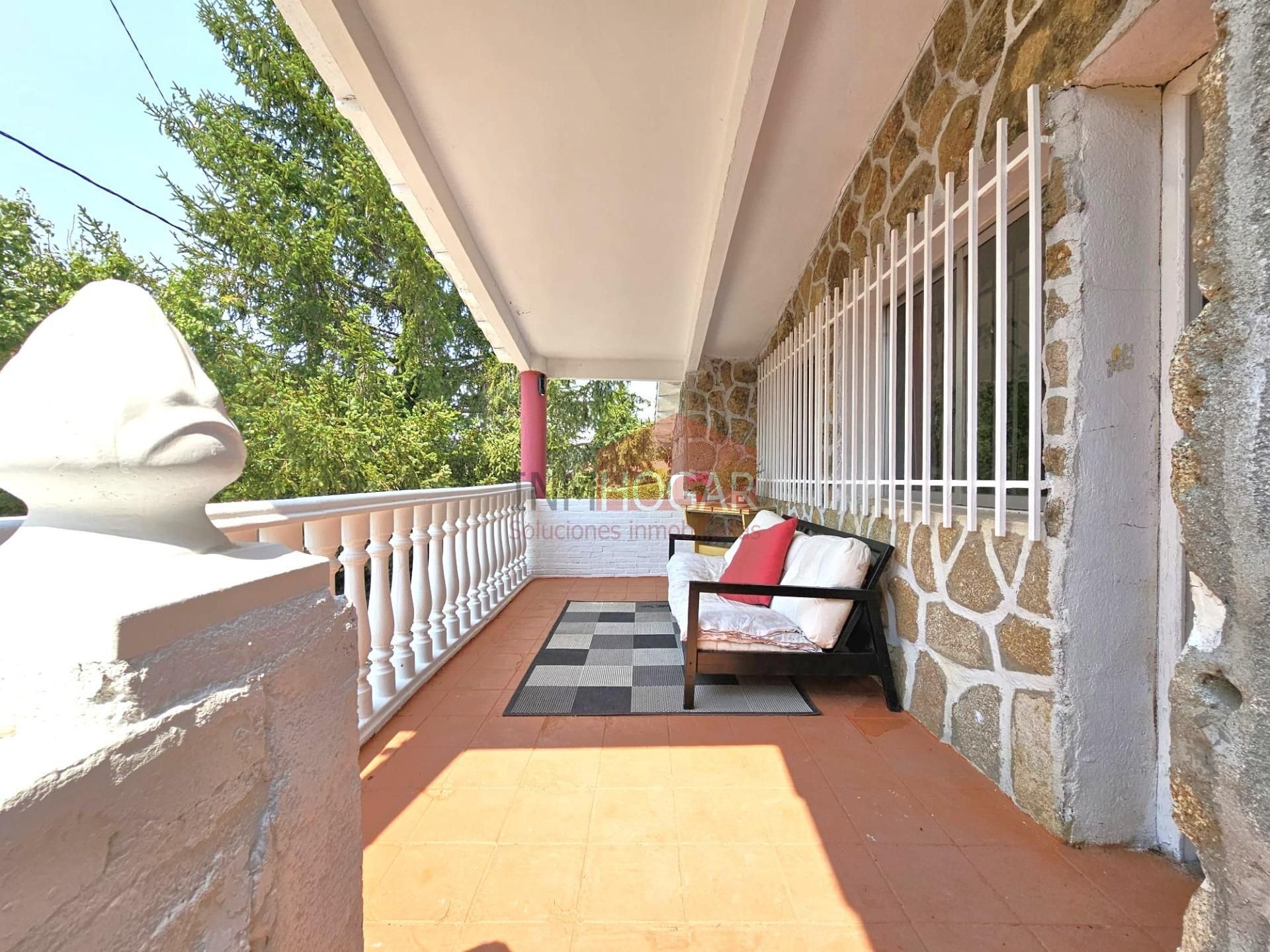 Vista exterior de Casa o xalet en venda en Herradón de Pinares amb Calefacció, Jardí privat i Terrassa