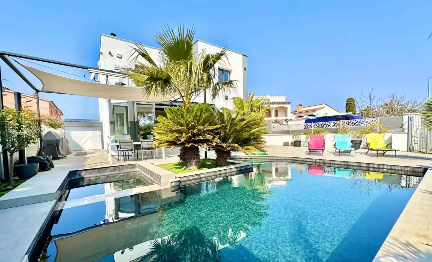 Casa con piscina en venta en MONTGRY 218