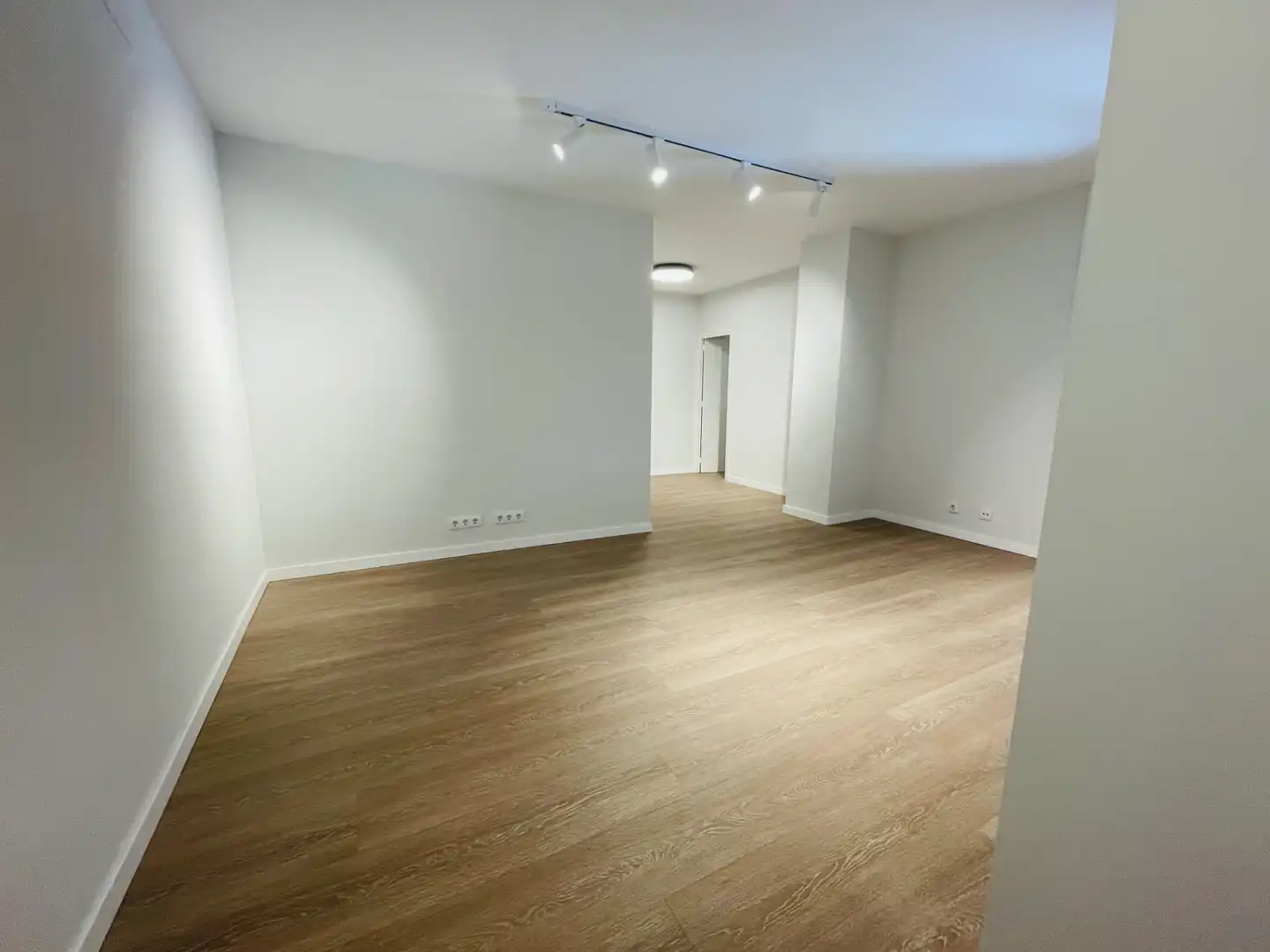 Office for rent in Barcelona  with Air Conditioner
