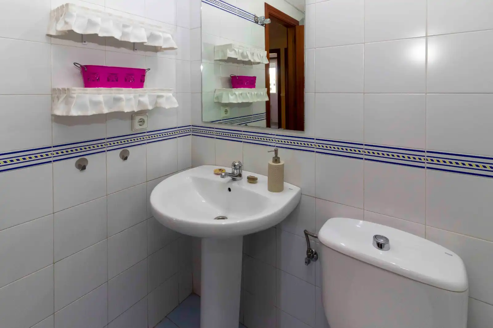 Flat for sale in Valdepasillas - La Paz - Huerta Rosales