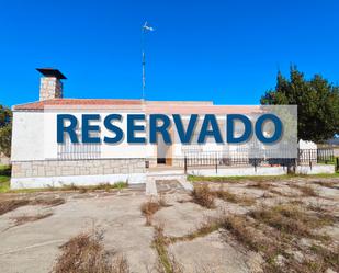 Vista exterior de Finca rústica en venda en Talavera de la Reina amb Jardí privat, Piscina i Moblat