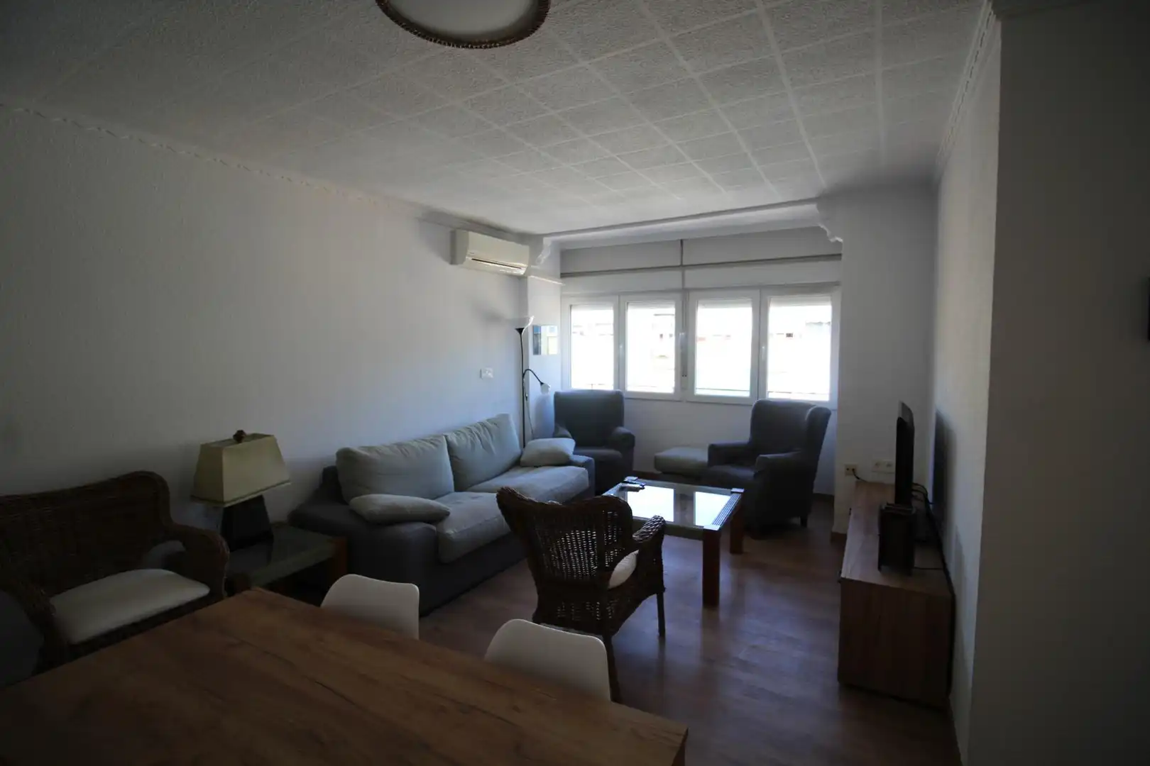 Sala de estar de Piso de alquiler en Granada con Aire acondicionado, Calefacción y Jardín privado