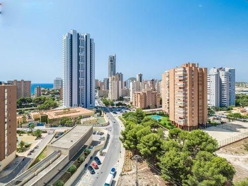 Vista exterior de Pis en venda en Benidorm amb Aire condicionat, Calefacció i Jardí privat