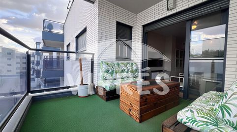 Venta de piso de 3 habitaciones en Huerta del conde con piscina y pista de pádel