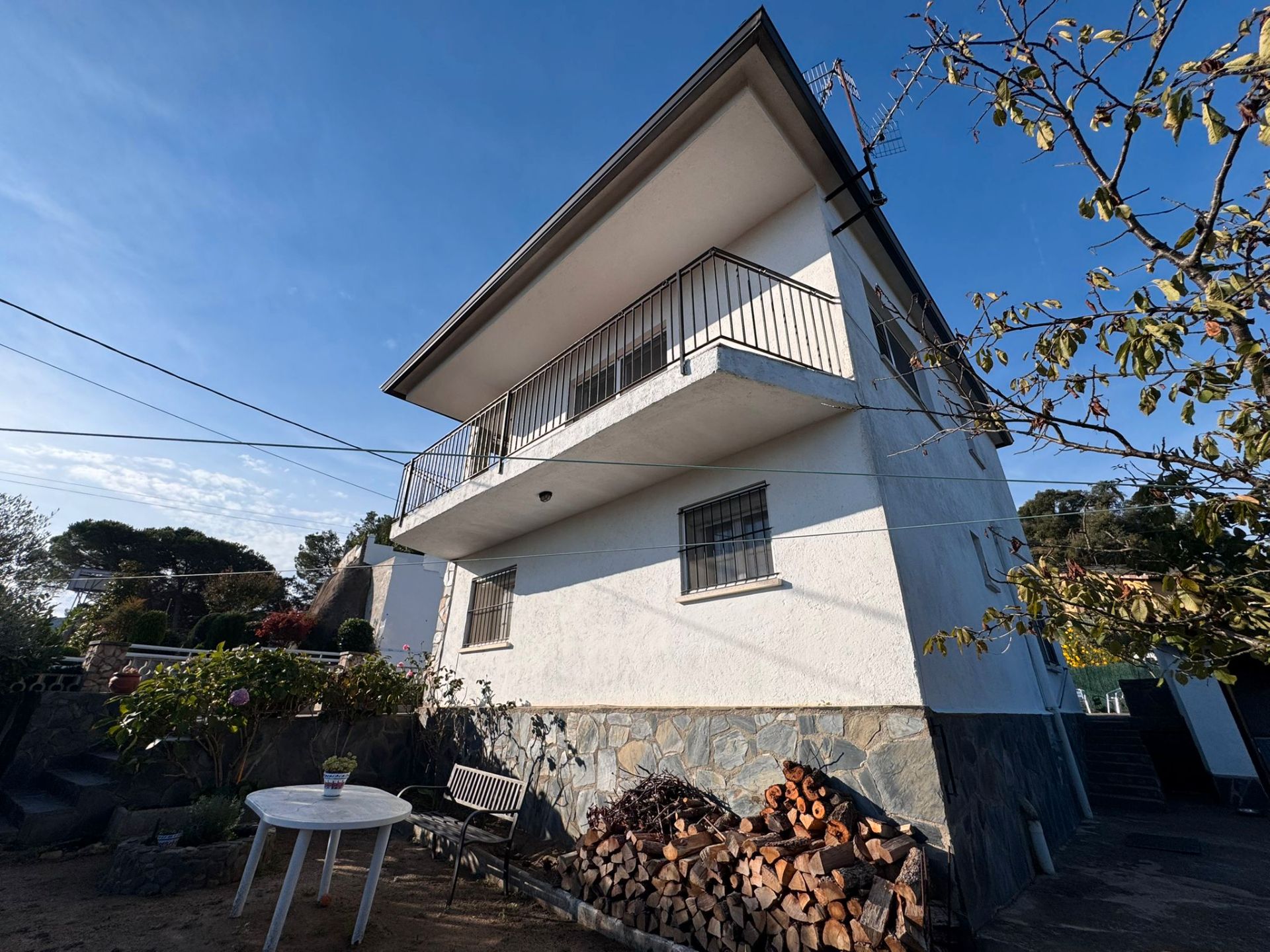 Exterior view of House or chalet for sale in Vallgorguina  with Private garden and Balcony