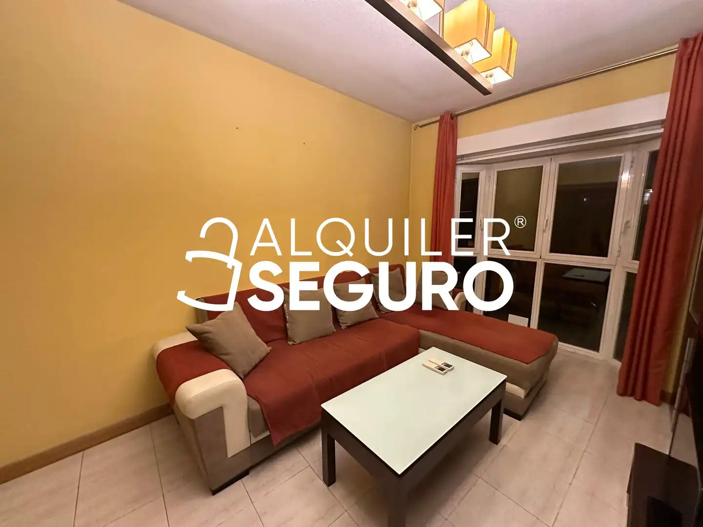 Sala d'estar de Pis de lloguer en Madrid amb Calefacció, Traster i Moblat