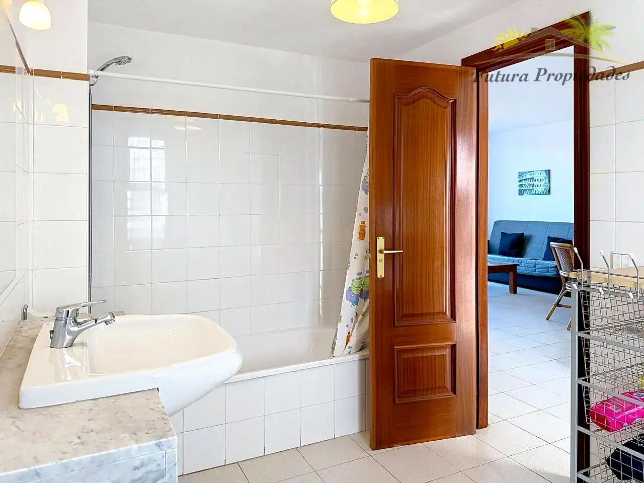 Baño de Piso en venta en Teguise con Terraza y Piscina comunitaria
