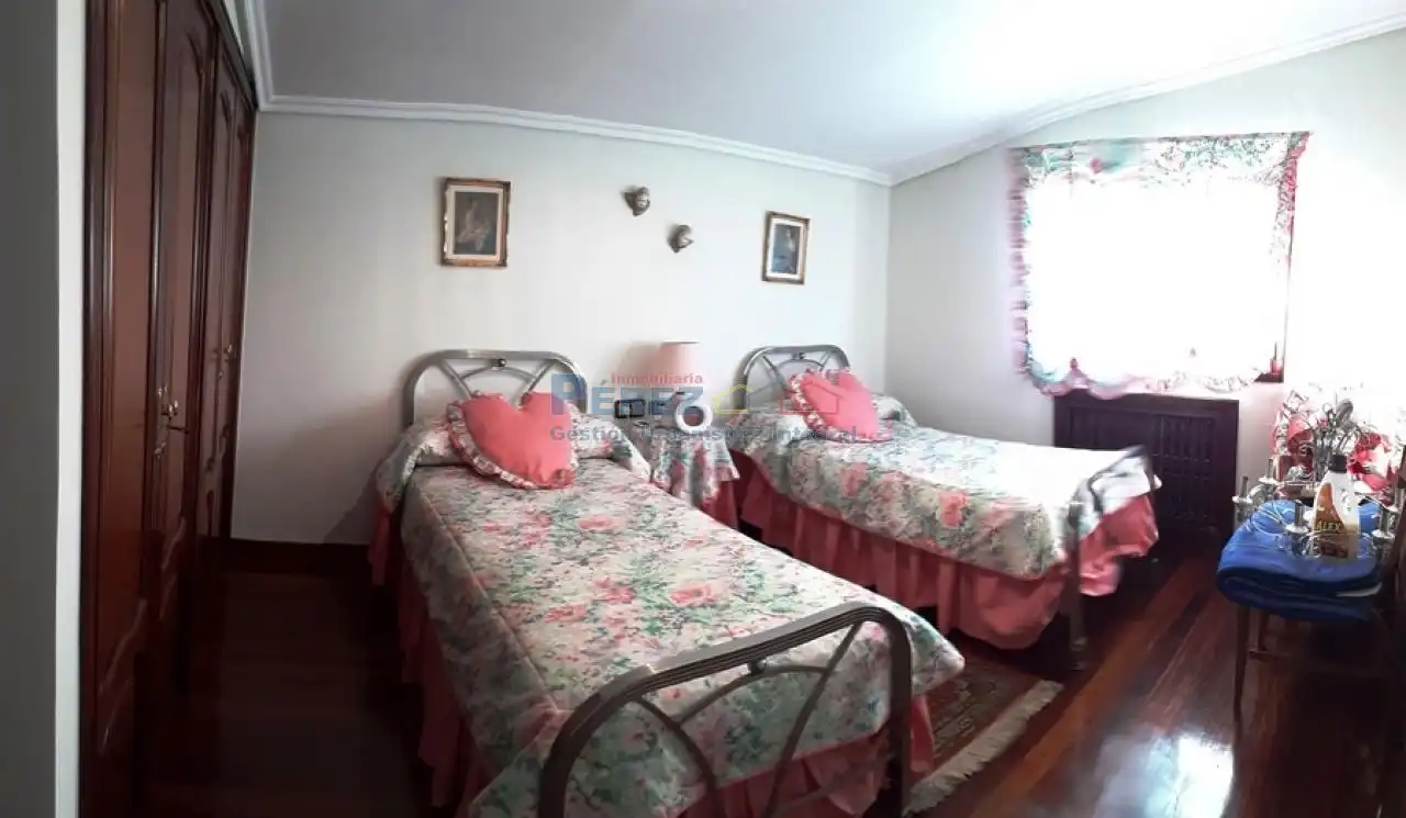 Habitación de Casa o chalet en venta en Fene con Calefacción, Jardín privado y Amueblado