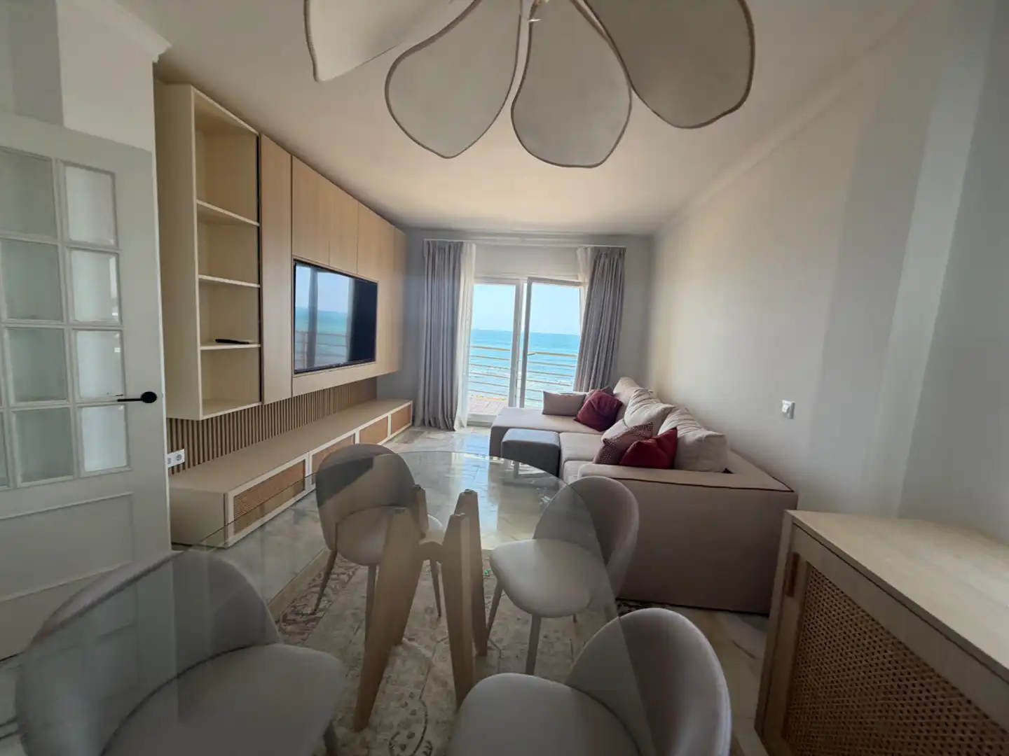Living room of Flat for rent in Cádiz  with Air Conditioner, Terrace and Storage room
