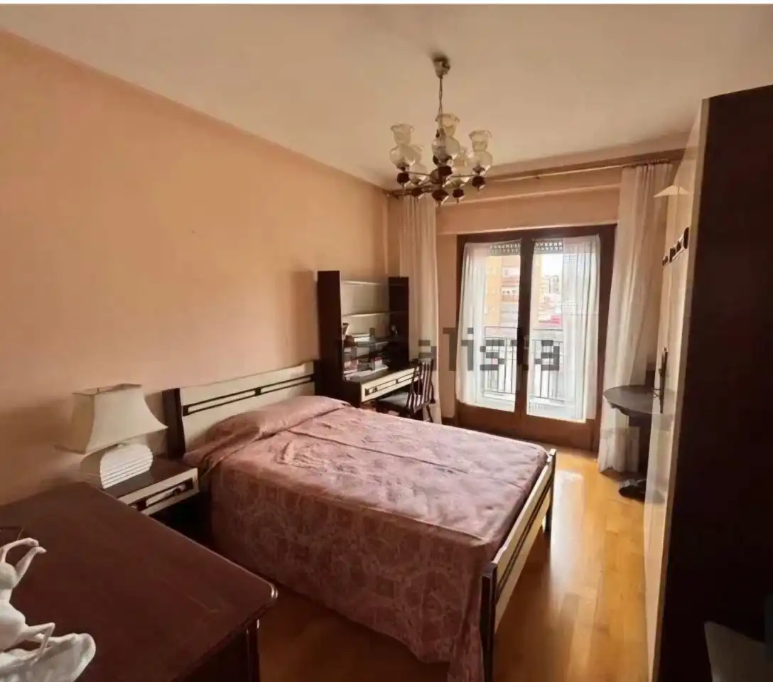 Flat with terrace for sale in Paseo de María Agustín, imagen 9