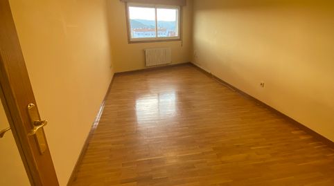 Photo 3 of Apartments for rent in Rúa Valle Inclán, Centro, Ourense Capital