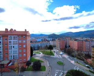 Vista exterior de Pis en venda en Bilbao  amb Calefacció, Terrassa i Traster