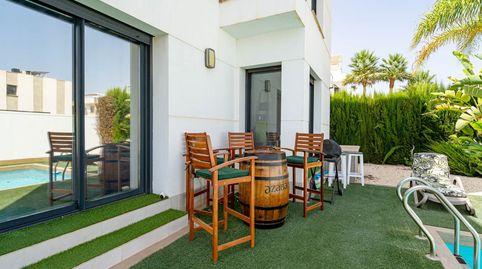Descubre esta impresionante villa independiente en Euromarina, construida en 2018, que ofrece confort moderno, amplios espacios y, imatge 5